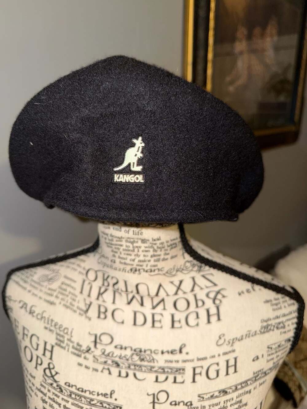 Vintage Kangol Wool 504 Cap Medium Black Flat Driving Beret Hat
